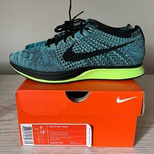 Nike Flyknit Racer size 9